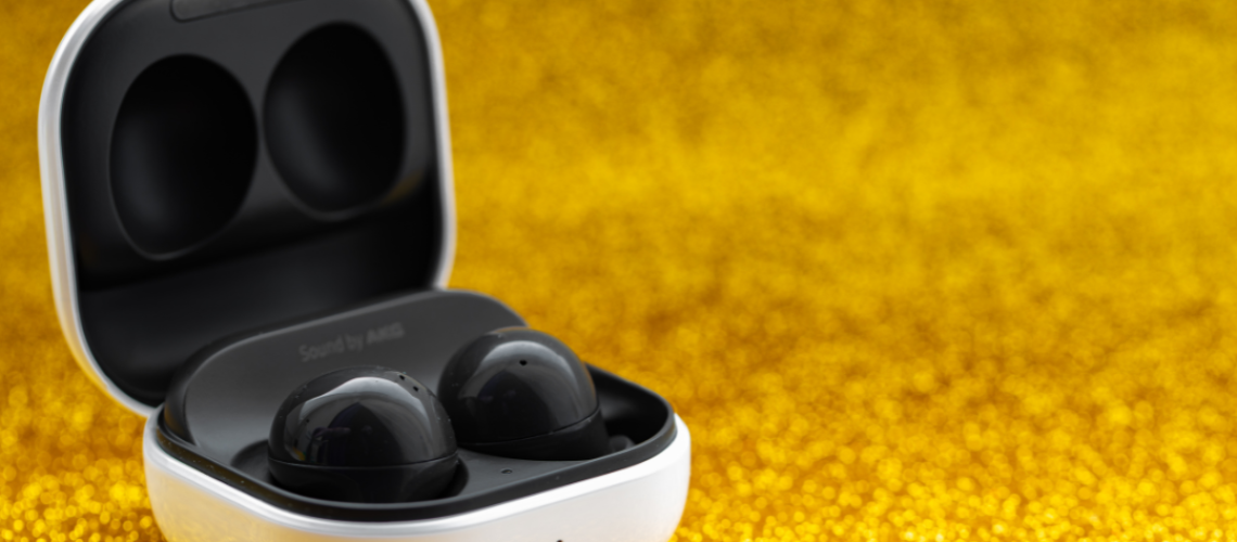 thesparkshop.in:product/wireless-earbuds-bluetooth-5-0-8d-stereo-sound-hi-fi